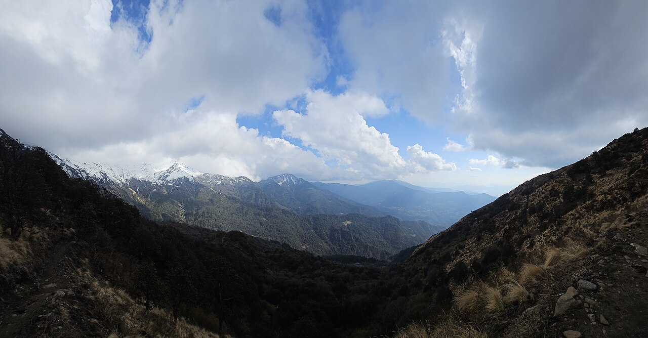 Mountain valley along the trail to Khopra Hill